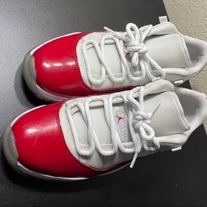 AIR JORDAN 11 RETRO LOW
"Cherry
